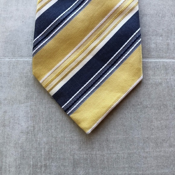 Isaia Striped Seven Fold Silk Tie - Picture 8 of 8